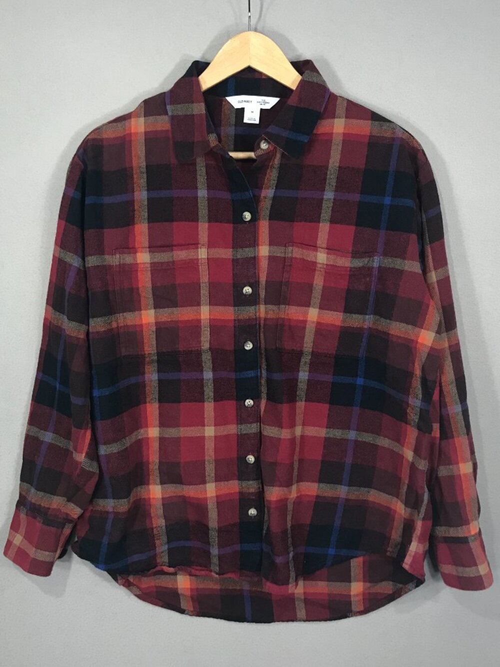 Old Navy The Boyfriend Shirt Womens Medium Red Plaid Flannel Button Up LS Pocket